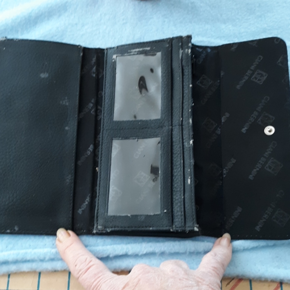 Wallet - Picture 3 of 8